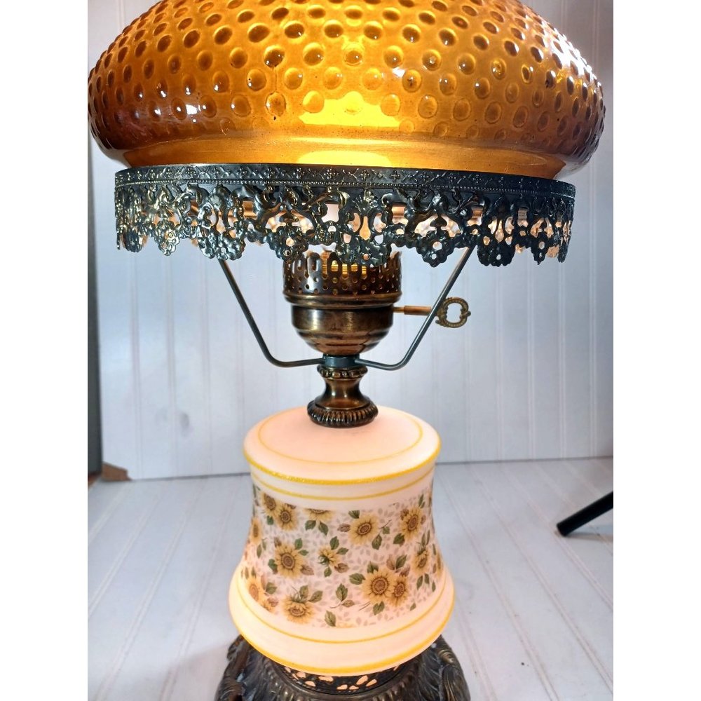 Gone With The Wind Amber Hobnail Glass Daisy 3 Way Electric Hurricane Table Lamp - Picture 2 of 9